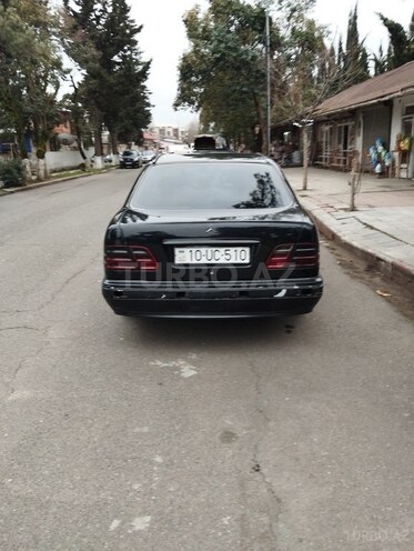 Mercedes E 220 2000, 300,000 km - 2.2 л - Astara
