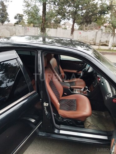 Mercedes E 220 2000, 300,000 km - 2.2 л - Astara