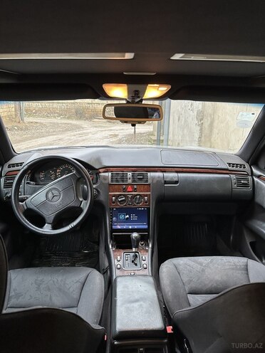 Mercedes E 230 1996, 273,627 km - 2.3 l - Bakı
