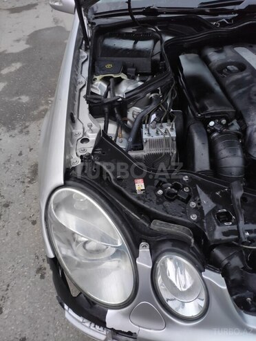 Mercedes E 270 2002, 239,421 km - 2.7 l - Bakı