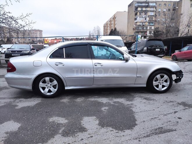 Mercedes E 270 2002, 239,421 km - 2.7 l - Bakı