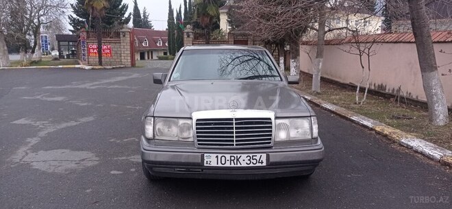 Mercedes E 200 1990, 350,000 km - 2.0 l - Zaqatala