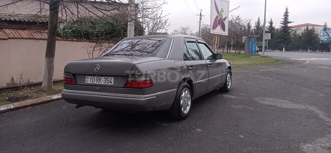 Mercedes E 200 1990, 350,000 km - 2.0 l - Zaqatala
