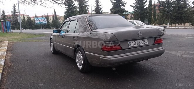Mercedes E 200 1990, 350,000 km - 2.0 l - Zaqatala