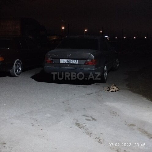 Mercedes E 250 1990, 300,000 km - 2.5 l - Bakı