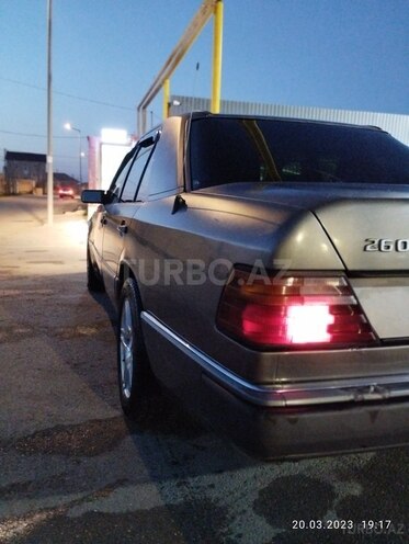 Mercedes E 250 1990, 300,000 km - 2.5 l - Bakı