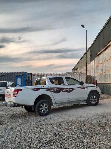 Mitsubishi L200 2016, 238,000 km - 2.5 l - Bakı