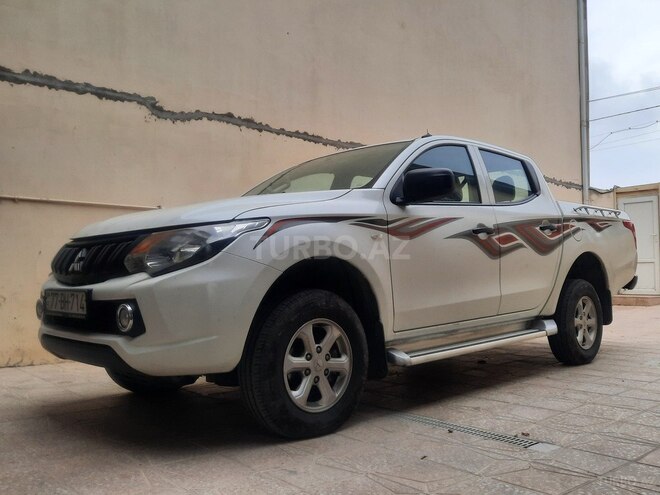 Mitsubishi L200 2016, 238,000 km - 2.5 l - Bakı