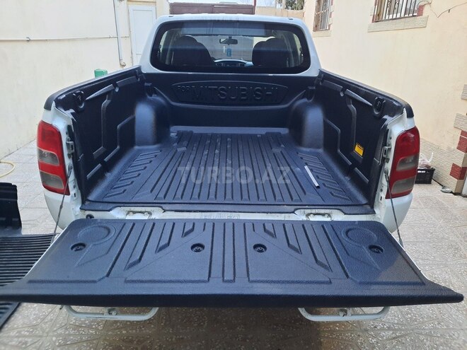Mitsubishi L200 2016, 238,000 km - 2.5 l - Bakı