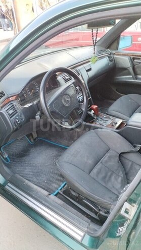 Mercedes E 220 1998, 211,365 km - 2.2 l - Bakı