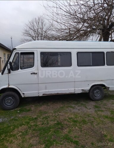 Mercedes 208 D 1993, 500,000 km - 2.3 л - Zaqatala