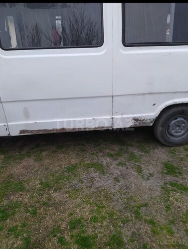 Mercedes 208 D 1993, 500,000 km - 2.3 л - Zaqatala