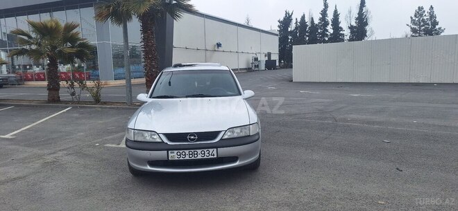 Opel Vectra 1997, 297,000 km - 1.6 l - Ucar