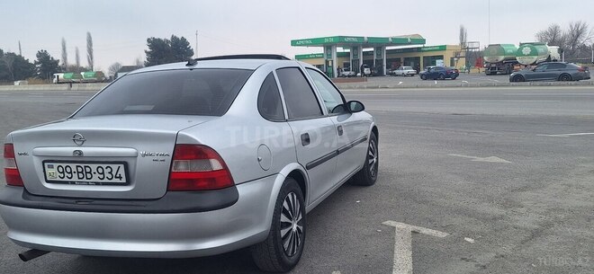 Opel Vectra 1997, 297,000 km - 1.6 l - Ucar