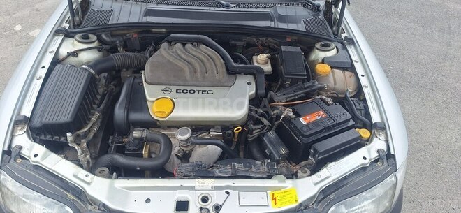 Opel Vectra 1997, 297,000 km - 1.6 l - Ucar