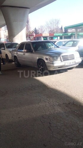 Mercedes E 250 1994, 250,000 km - 2.5 l - Füzuli