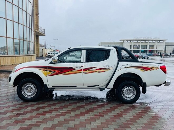 Mitsubishi L200 2009, 245,000 km - 2.5 л - Bakı