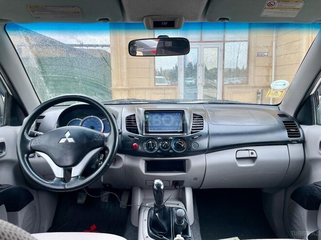 Mitsubishi L200 2009, 245,000 km - 2.5 л - Bakı