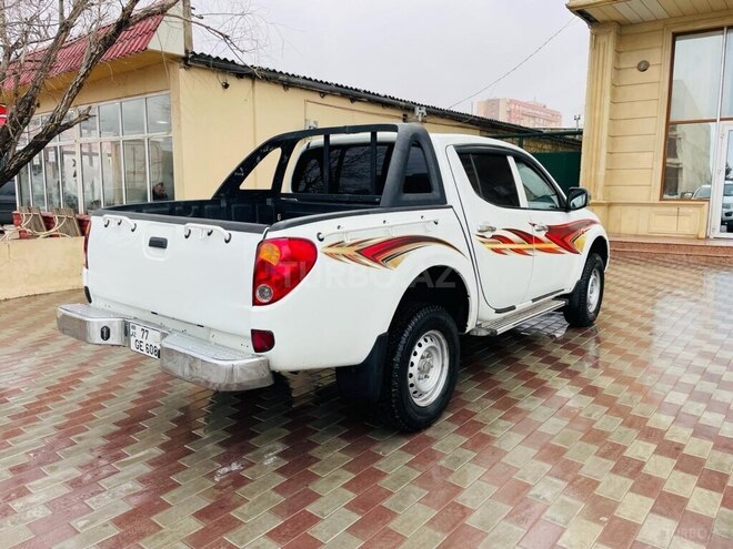 Mitsubishi L200 2009, 245,000 km - 2.5 л - Bakı