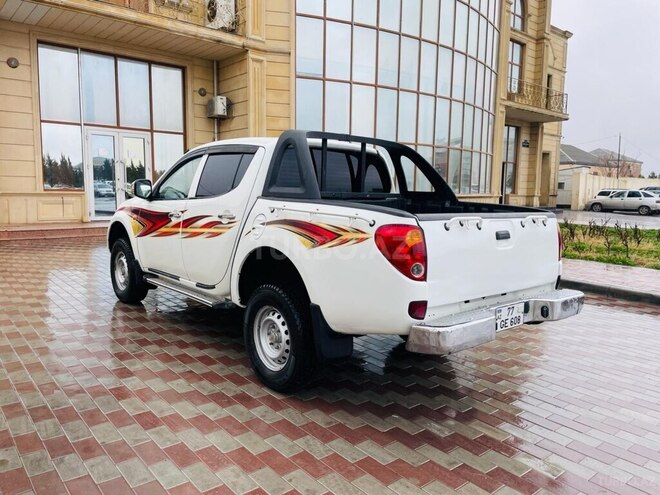Mitsubishi L200 2009, 245,000 km - 2.5 л - Bakı