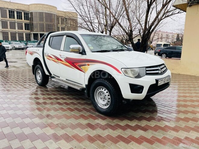 Mitsubishi L200 2009, 245,000 km - 2.5 л - Bakı