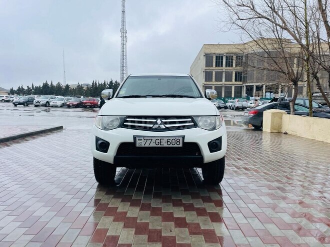 Mitsubishi L200 2009, 245,000 km - 2.5 л - Bakı