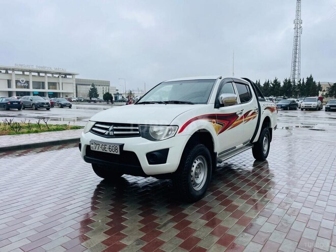 Mitsubishi L200 2009, 245,000 km - 2.5 л - Bakı