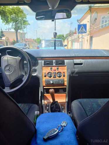 Mercedes E 200 1998, 280,000 km - 2.0 l - Bakı