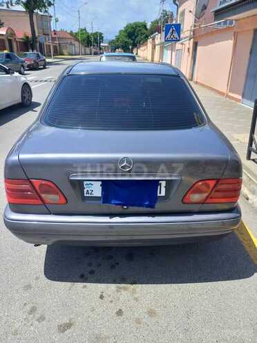 Mercedes E 200 1998, 280,000 km - 2.0 l - Bakı