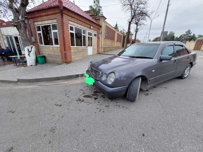 Mercedes E 200 1998, 280,000 km - 2.0 l - Bakı