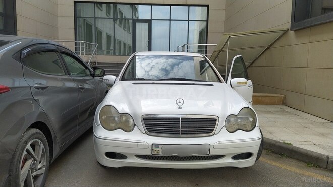 Mercedes C 200 2000, 346,835 km - 2.0 л - Sabirabad