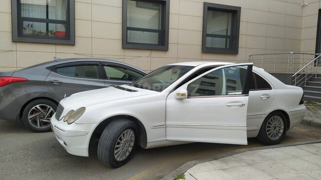 Mercedes C 200 2000, 346,835 km - 2.0 л - Sabirabad