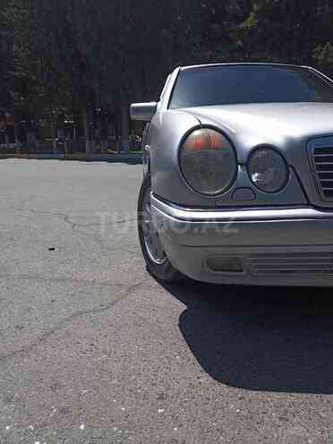 Mercedes E 220 1998, 250,000 km - 2.2 l - Bakı
