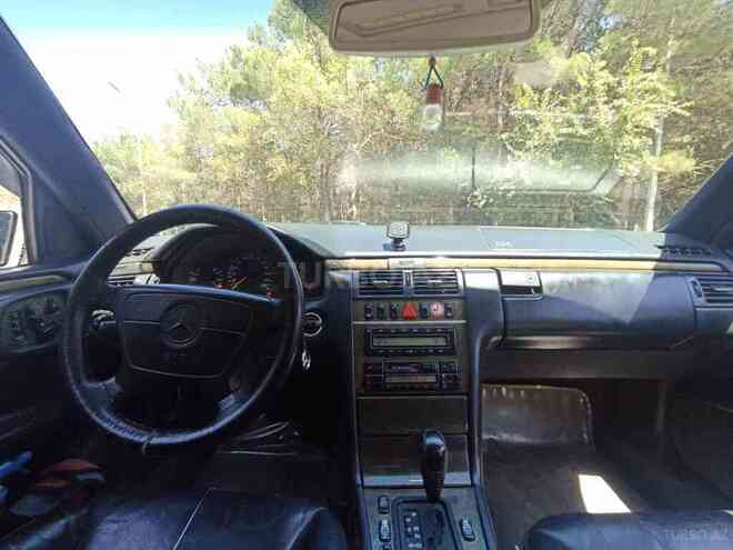 Mercedes E 220 1998, 250,000 km - 2.2 l - Bakı