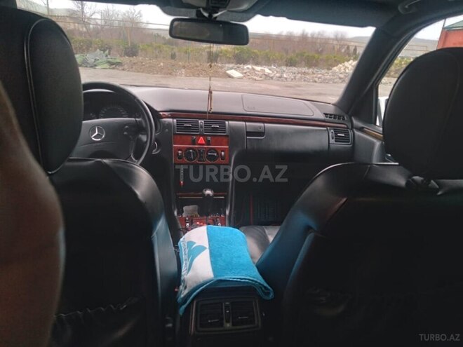 Mercedes E 220 2002, 429,000 km - 2.2 l - Şirvan