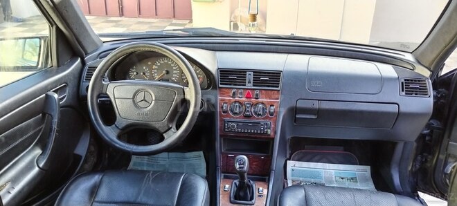 Mercedes C 180 1998, 335,000 km - 1.8 l - Bakı