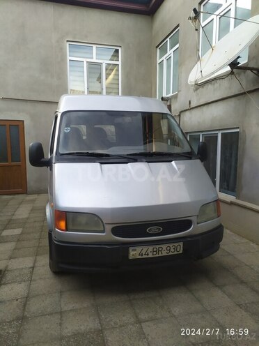 Ford Transit 2000, 396,000 km - 2.5 l - Quba
