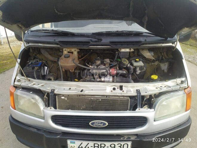 Ford Transit 2000, 396,000 km - 2.5 l - Quba