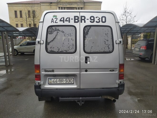 Ford Transit 2000, 396,000 km - 2.5 l - Quba