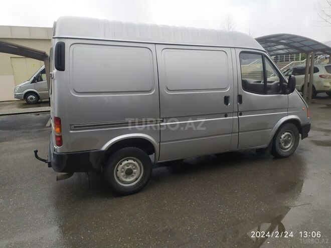 Ford Transit 2000, 396,000 km - 2.5 l - Quba