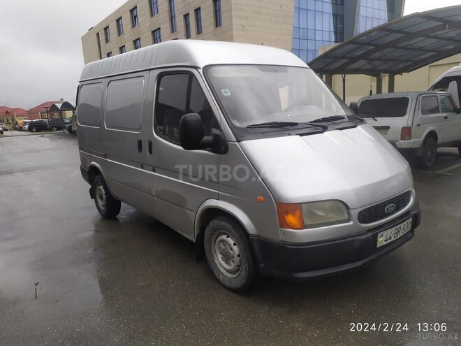 Ford Transit 2000, 396,000 km - 2.5 l - Quba