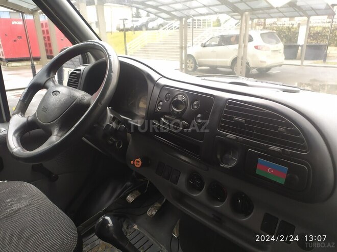 Ford Transit 2000, 396,000 km - 2.5 l - Quba