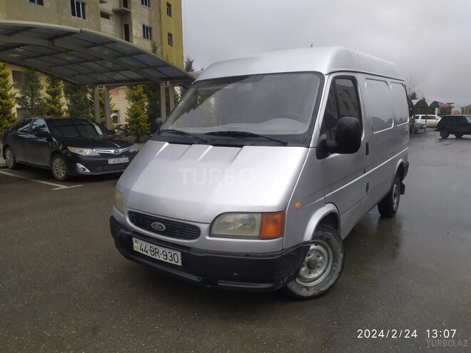 Ford Transit 2000, 396,000 km - 2.5 l - Quba