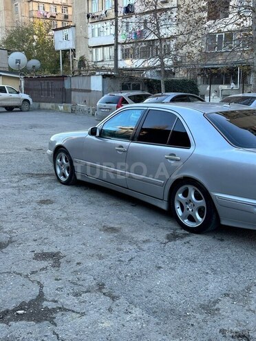 Mercedes E 320 2001, 486,573 km - 3.2 l - Bakı