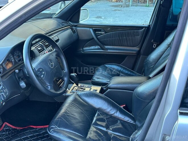 Mercedes E 320 2001, 486,573 km - 3.2 l - Bakı