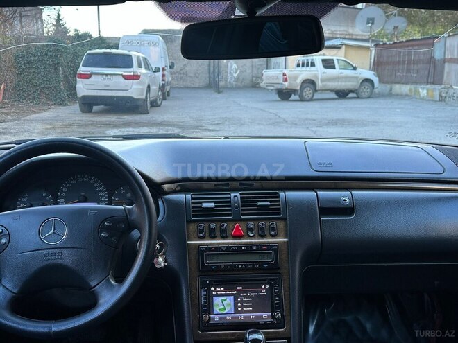 Mercedes E 320 2001, 486,573 km - 3.2 l - Bakı