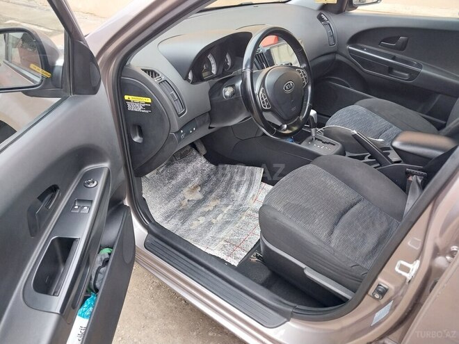 Kia Ceed 2008, 290,000 km - 2.0 l - Tovuz