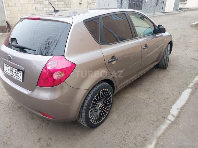Kia Ceed 2008, 290,000 km - 2.0 l - Tovuz
