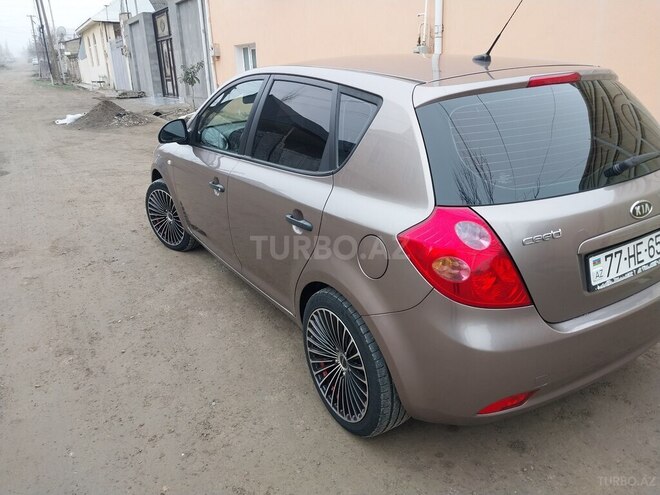 Kia Ceed 2008, 290,000 km - 2.0 l - Tovuz