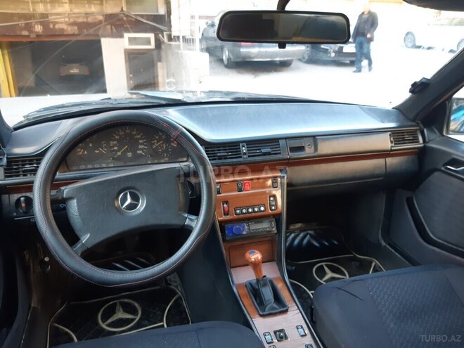 Mercedes E 200 1991, 200,000 km - 2.0 л - Bakı
